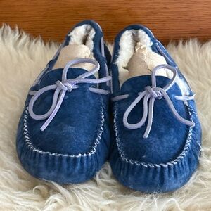 UGG Blue Suede Sherpa Fleece Lined Rubber Sole Moccasins Slippers